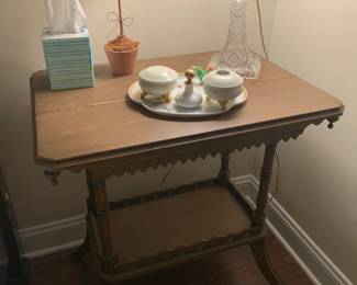 Lovely oak antique side table