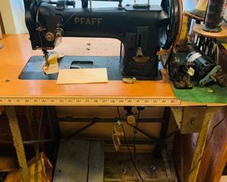 Pfaff industrial sewing machine perfect for sewing leather, upholstery or canvas