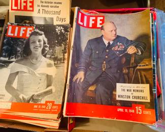 hundreds of 1940's magazines