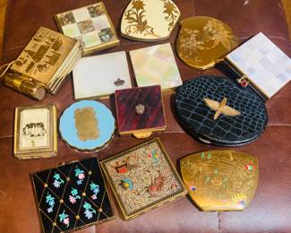 she had a compact collection (mostly 1930-1940s)