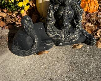 Concrete lion