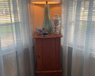 Oak jewelry chest with vintage’50’s lamp