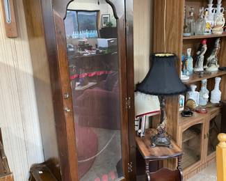 Nice gun cabinet