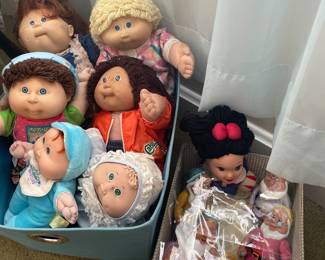 Cabbage Patch and Disney Snow White & 7 Dwarfs dolls