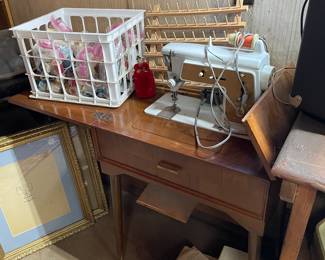 Singer sewing machine and accessories