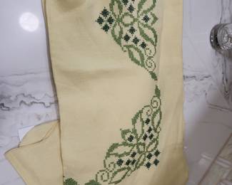 CROSS STITCHED COTTON TABLE CLOTH