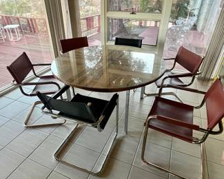 Cantilever chrome and leather chairs
ORIGINAL
