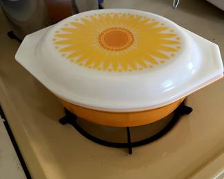 Vintage Dishware Pyrex Sunflower