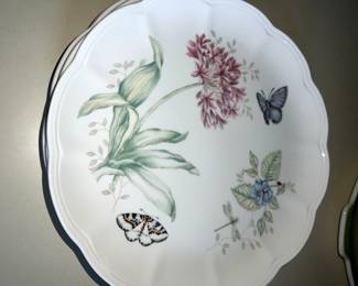 Lenox Butterfly Meadow plates (4) also have smaller plates, and 2 bowls