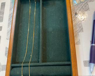 #100 - $68 - 14kt gold chain 2.19gr - 22 inches 