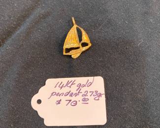 #115 - $70  - 14kt gold pendant 2.73gr 