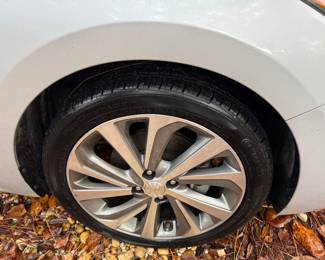 2021 Hyndai Accent limited Sedan - 6000 miles approx. VIN 3KPC34A64ME128298 - Limited Sedan 4D (highest priced model) 4 cyclinder. Silver/black interior. Silent Bids start at $15000 & will close Sunday  11/17 at Noon, 