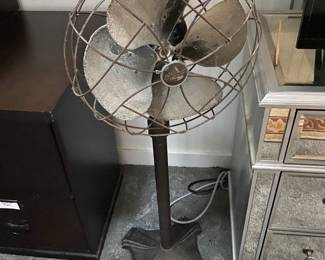 #74 - $60 - Vintage Floor Fan 12"Rx42"H