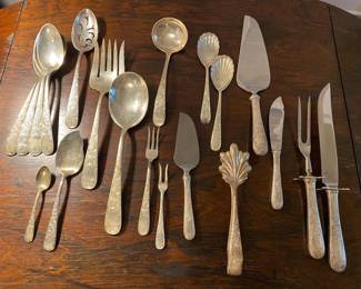 #92 - Sterling silver set Kirk & Sons Old Maryland Engraved (1936) 123 pieces total. $3,075.00