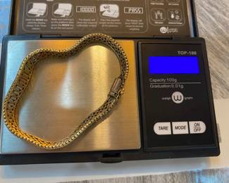 #104 - $300 - 14kt Italian bracelet 16,1 gr. 