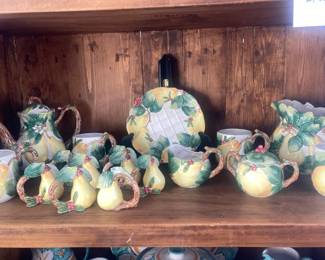 Fitz & Floyd Pear pottery Tea Set