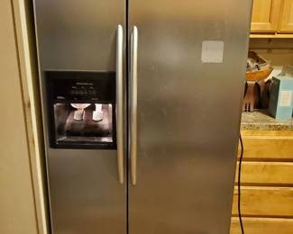 Side by Side Kitchen Aid fridge