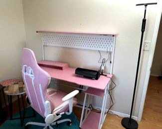 Pink Gamer desk and chair