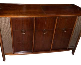 Magnovox Stereophonic Fidelity Table