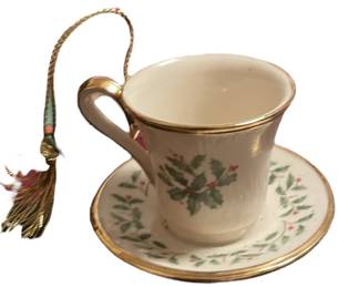 Lenox Glass Saucer Holiday Ornament