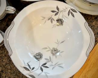 Noritake "Rosamor" 100+ pieces