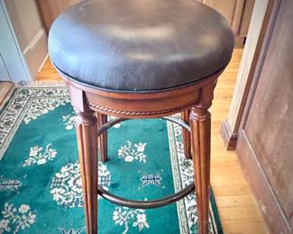 Swivel bar stool
