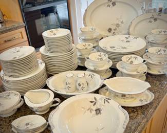 Noritake "Rosamor" 100+ pieces