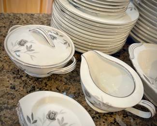 Noritake "Rosamor" 100+ pieces