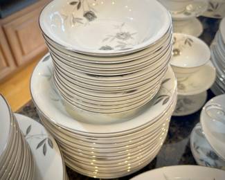 Noritake "Rosamor" 100+ pieces