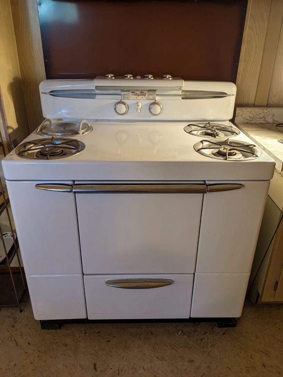 Working, barely used Maytag Dutch Oven "Jane".  More pictures further down in the ad.