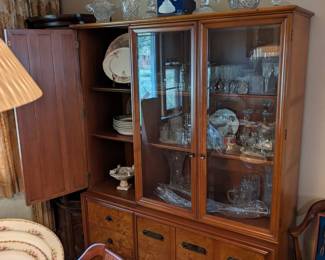 Again, perfect shape china cabinet.