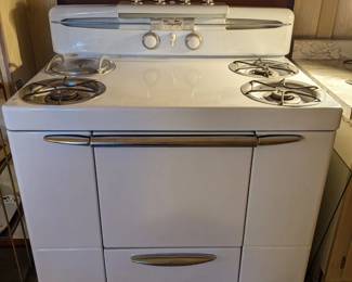 Working, barely used Maytag Dutch Oven "Jane".  More pictures further down in the ad.