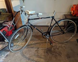 Vintage Oxford bike, needs new seat.