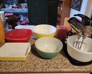 Vintage pyrex.