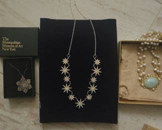 Metropolitan Museum of art jewelry in sterling and gold fill. Very nice met pieces.