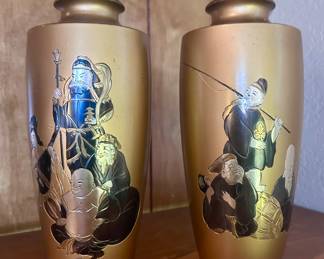 Oriental decorative vases