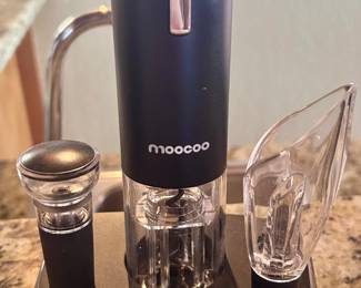 Moocoo wine bottle opener and spout set