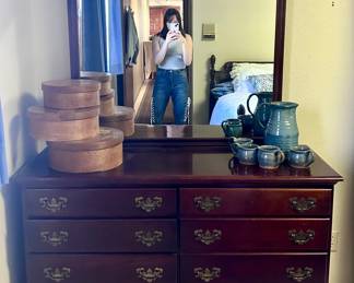 Vintage wood vanity dresser with 8 drawers in perfect condition