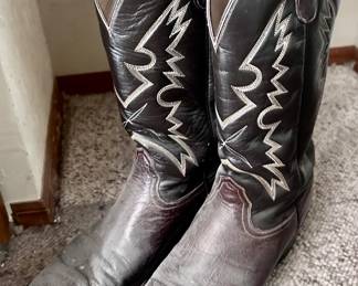 Mens black boots