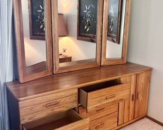 Vanity dresser with 6 drawers and cabinet storage space