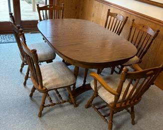 Dining Table with 6 Upholstered Solid Chairs