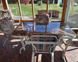 Nice Aluminum Patio Table and Chairs 