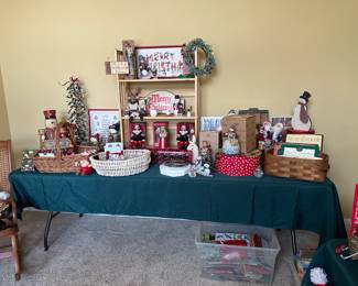 Holiday Room - Table 2