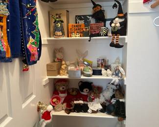Holiday Room Closet