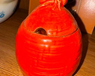 You’ve seen yellow honey pots, but this one is orange/red, depends on our camera flash setting!