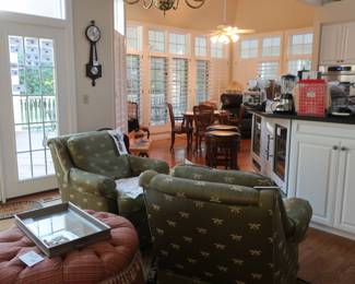 View of  kitchen  and  sitting  room