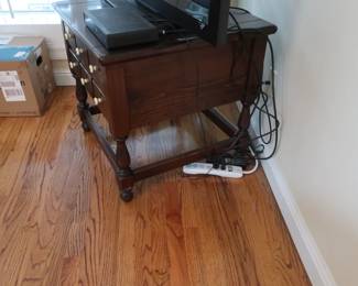 Another  view  of  Ethan  Allen  table