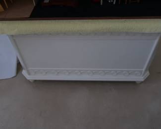 shabby  chic  toy box