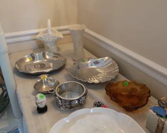 Wilton , lenox,  and  other  decor