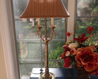 Brass   swan  design lamp